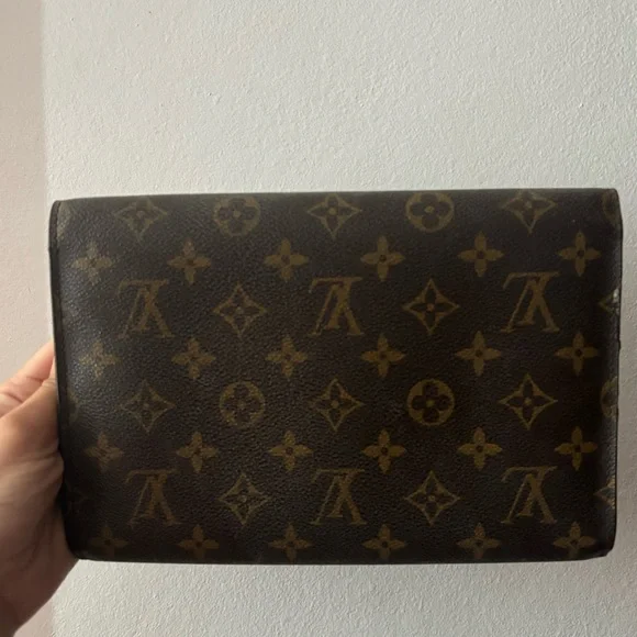 LOUIS VUITTON MONOGRAM BORDEAUX 24